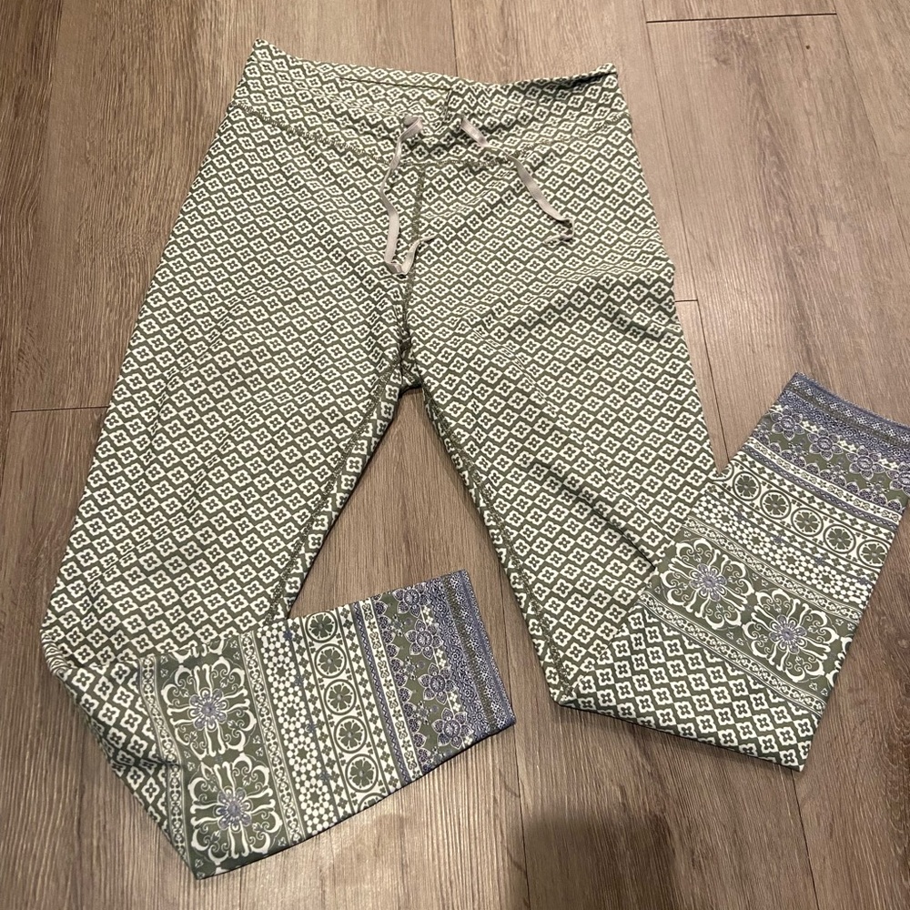 Sarah’s day x white fox boutique olive vinyasa legging (7/8 length)